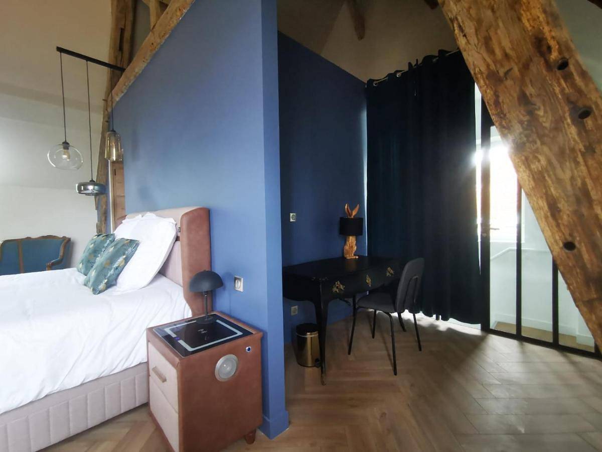 Double Room with Private Bathroom in Fontenay-Trésigny, Seine-et-Marne