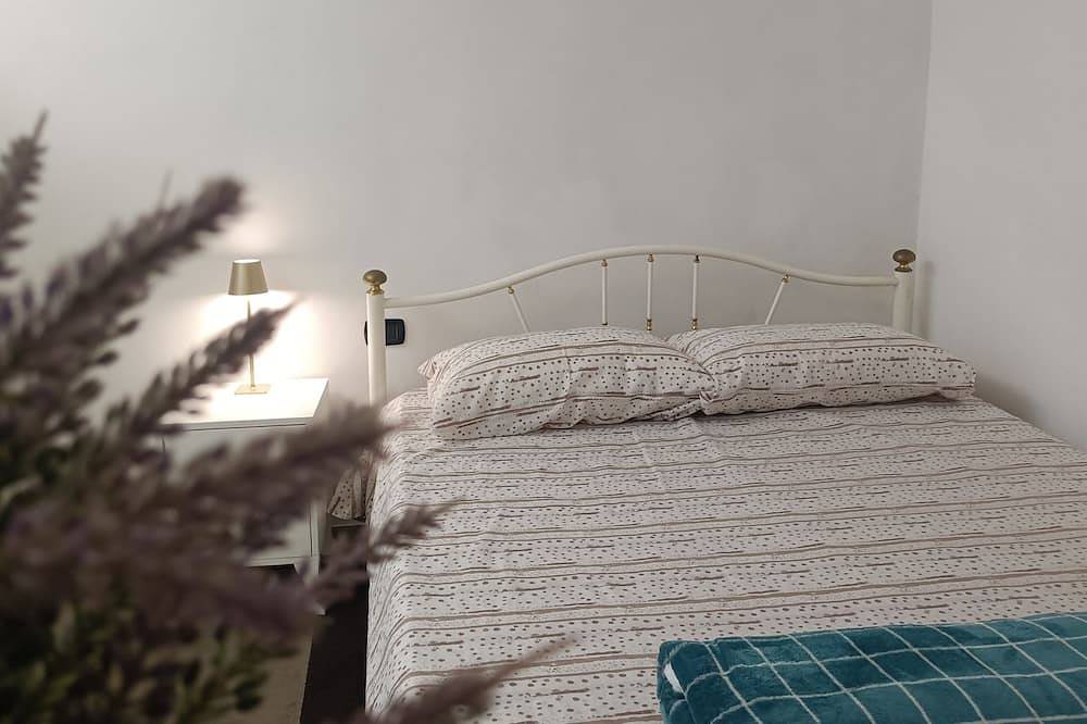 Apartamento entero, \"Bari Cottage\" Casa turistico 2-bedroom apartment in charming Bari with Ac, Wifi in Bari, Region de Bari