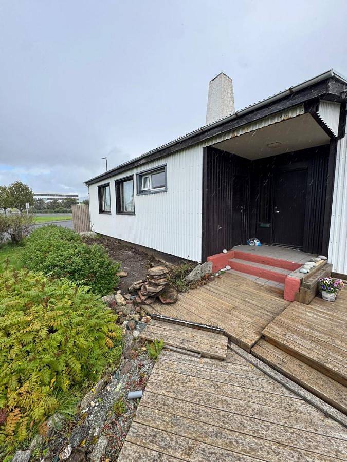 Ferienhaus für 8 Personen, mit Garten und Terrasse in Island
