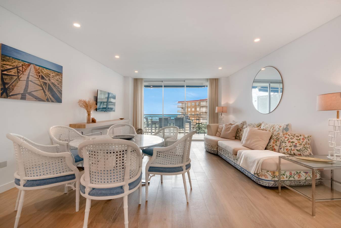 Ganze Wohnung, Apartment 'Gandia Tropicana Suite' mit Meerblick, Wlan und Klimaanlage in Playa de Gandía, Costa de Valencia