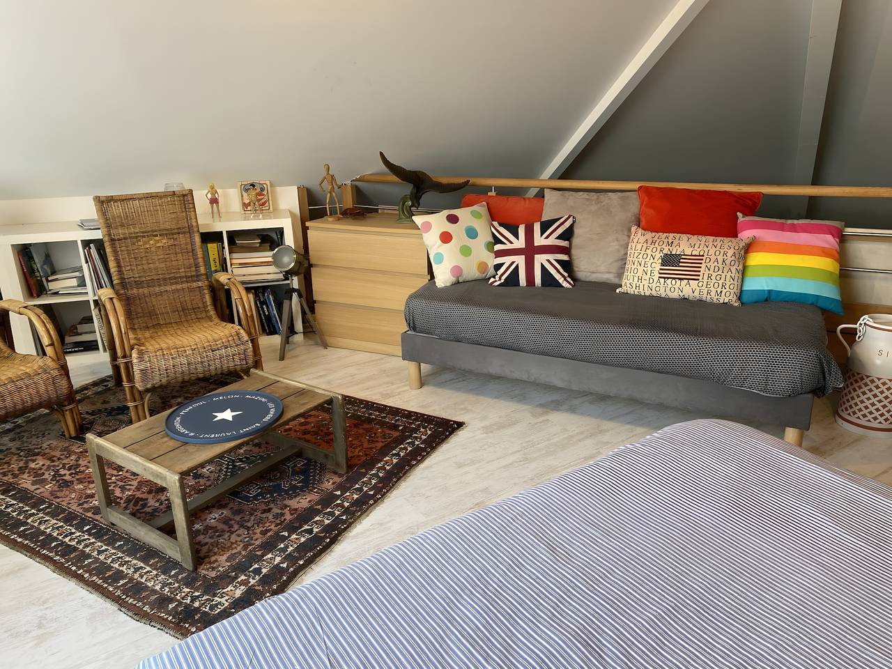 L'Atelier - Type Loft - Porspoder à 100 m des plages - chambre et grande pièce de vie in Porspoder, Région de Brest