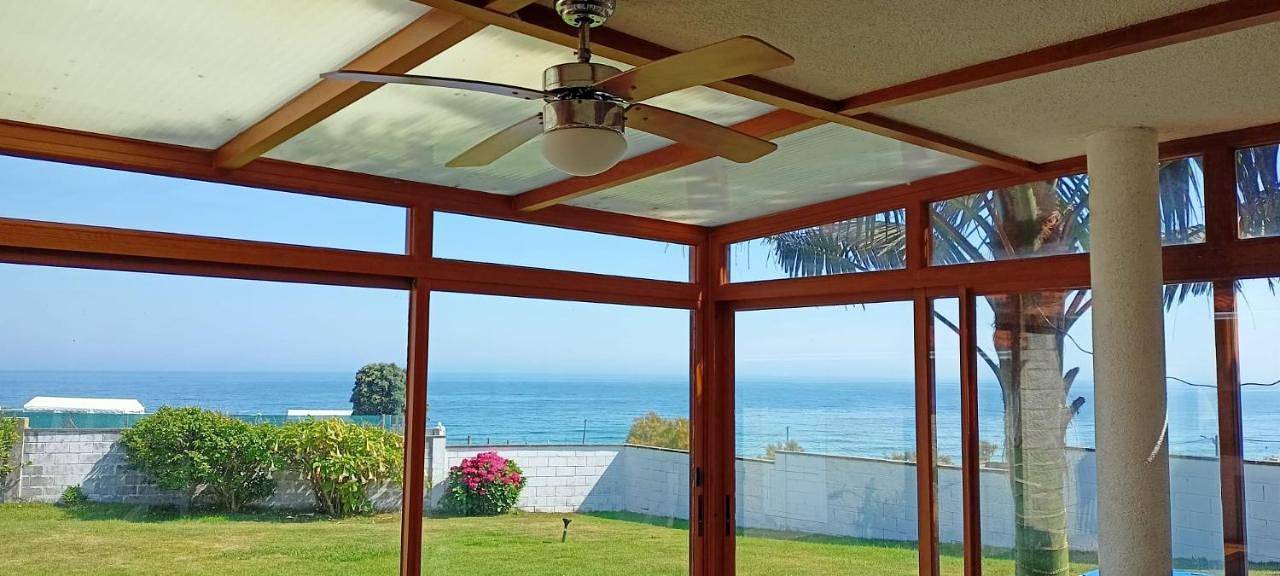 Casa En Playa De Razo Con Jardin Y Vistas Al Mar in Praia de Razo (Carballo), Carballo