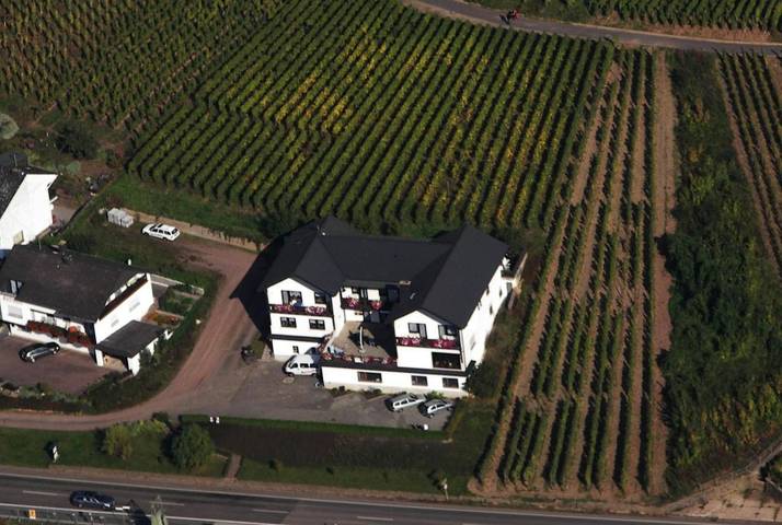 Ferienwohnung für 5 Personen, mit Balkon und Terrasse sowie Garten und Ausblick in Bruttig-Fankel - 2