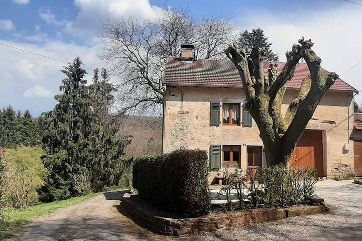 Gîte pour 5 personnes, avec jardin et terrasse