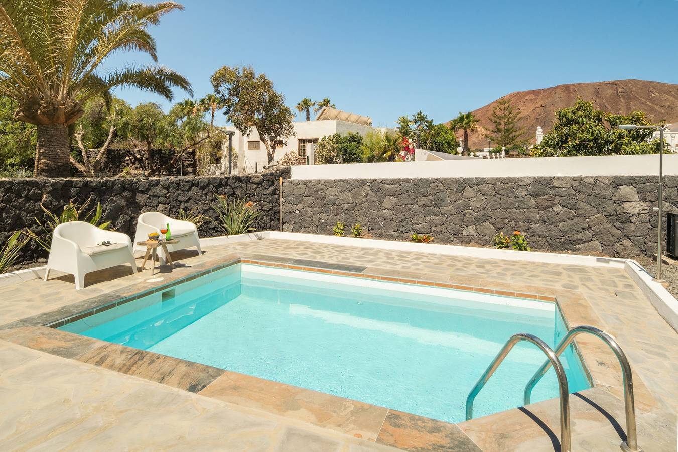 Casa Ínima: casa vacacional con vistas a la montaña, Wi-Fi y aire acondicionado in Playa Blanca, Yaiza