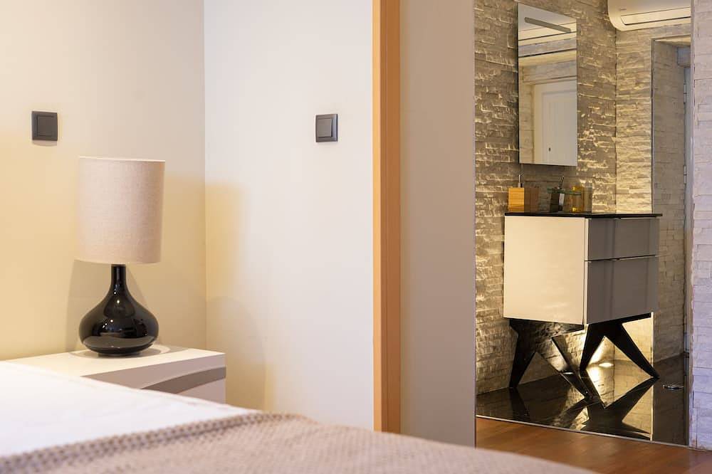 Entire apartment, Charming Apt in Historic House - Center in Sé Nova (Coimbra), Coimbra