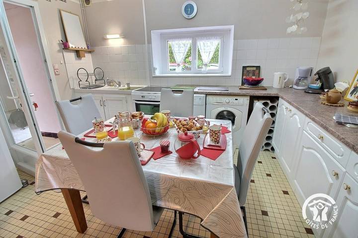 Gîte pour 4 personnes, avec jardin à Gommenec'h - 4