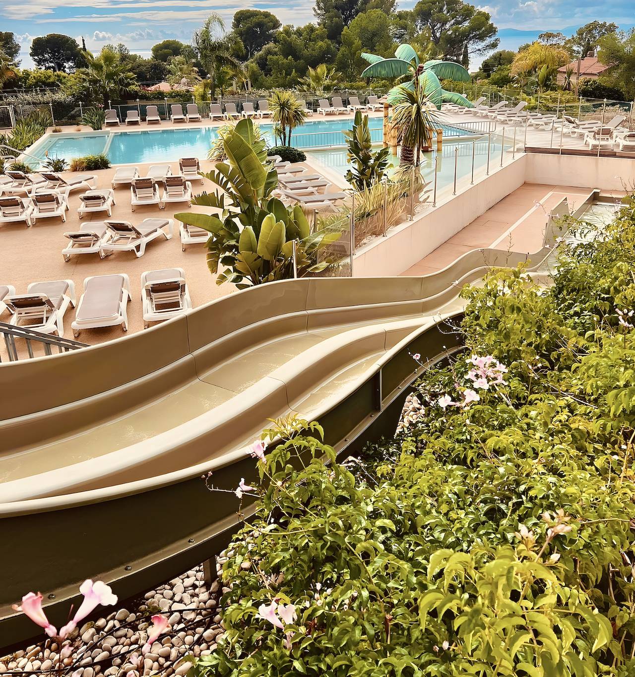 Bungalow 'Sunset Lodge' con vistas al mar, piscina compartida y aire acondicionado in Saint-Raphaël (Var), Massif de l'Esterel