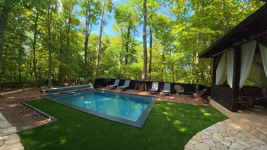 Ferienhaus für 4 Personen, mit Pool und Terrasse sowie Sauna