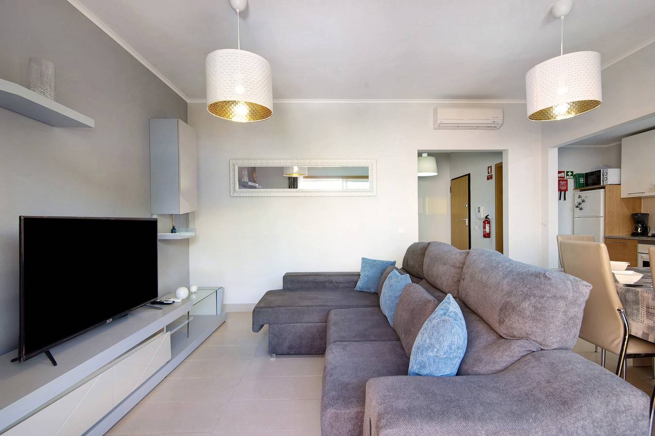 Apartamento inteiro, Apartamento 'Royal Cabanas Golf 85' com piscina partilhada, jardim partilhado e ar condicionado in Cabanas de Tavira, Conceição e Cabanas de Tavira