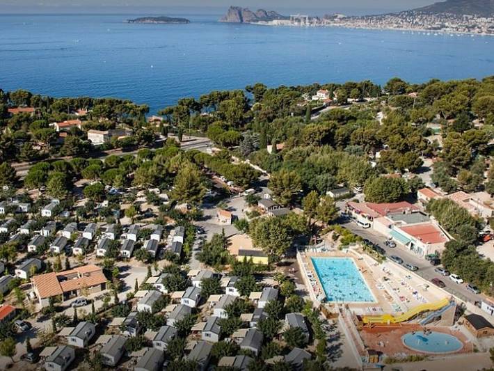 Camping pour 4 personnes, avec Bassin pour enfant dans les Bouches-du-Rhône