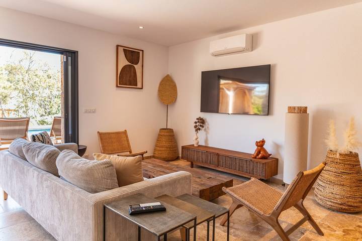 Villa pour 8 personnes, avec piscine ainsi que jardin et terrasse en Corse - 3