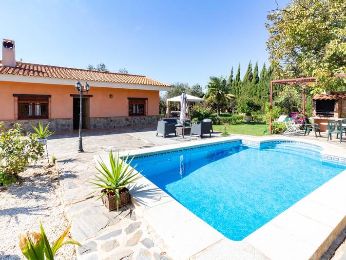 Ferienhaus für 4 Personen, mit Pool und Terrasse sowie Garten - 1