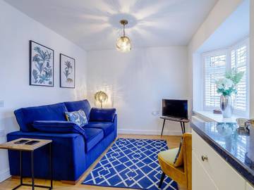 Gîte pour 2 personnes, avec jardin dans Ely