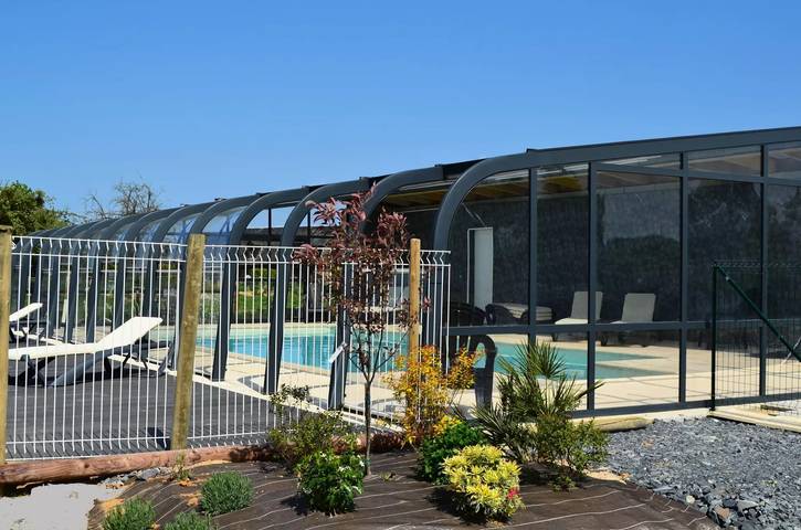Camping pour 4 personnes, avec piscine et terrasse dans l' Eure