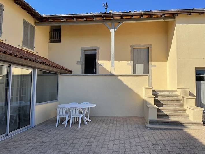 Gîte pour 10 personnes, avec terrasse dans Saône-et-Loire - 2