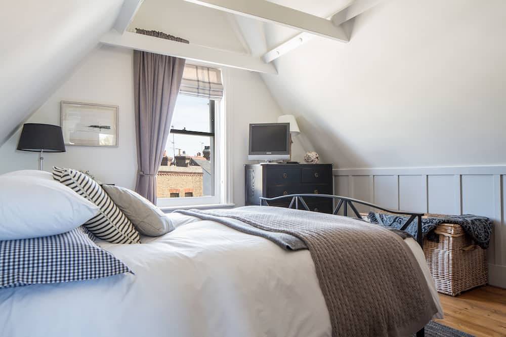 Newly Renovated Period Home in Conservation Area, Just a Short Walk to the Sea in Whitstable, Kent