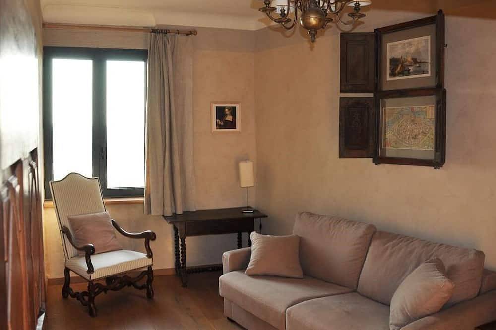 Panoramic Suite with river view in Villeneuve-lès-Avignon, Nimes region