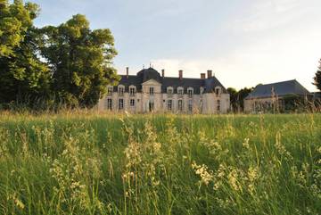 Chambre d’hôte pour 2 personnes, avec vue et terrasse ainsi que jardin et piscine dans Loiret