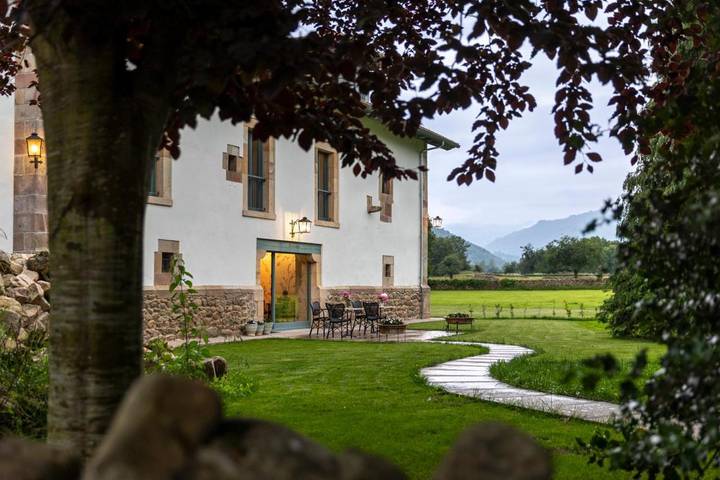 Hotel para 4 personas, con jardín y vistas - 1