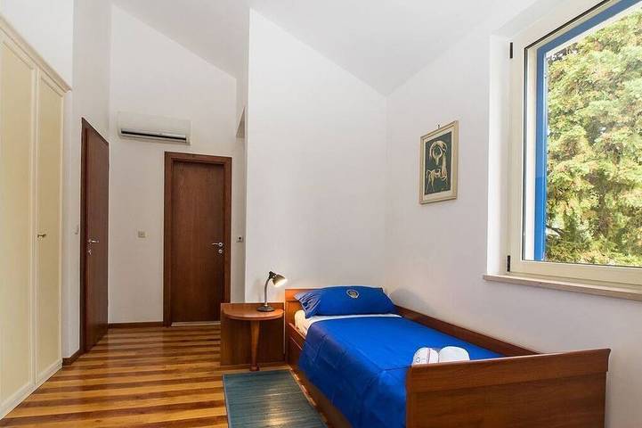 Beachfront twin villa, private heated pools and amazing sea views - Villa Violet in Supetar, Brac