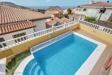 Holiday Rental for 5 People in Chayofa, Arona, Photo 1