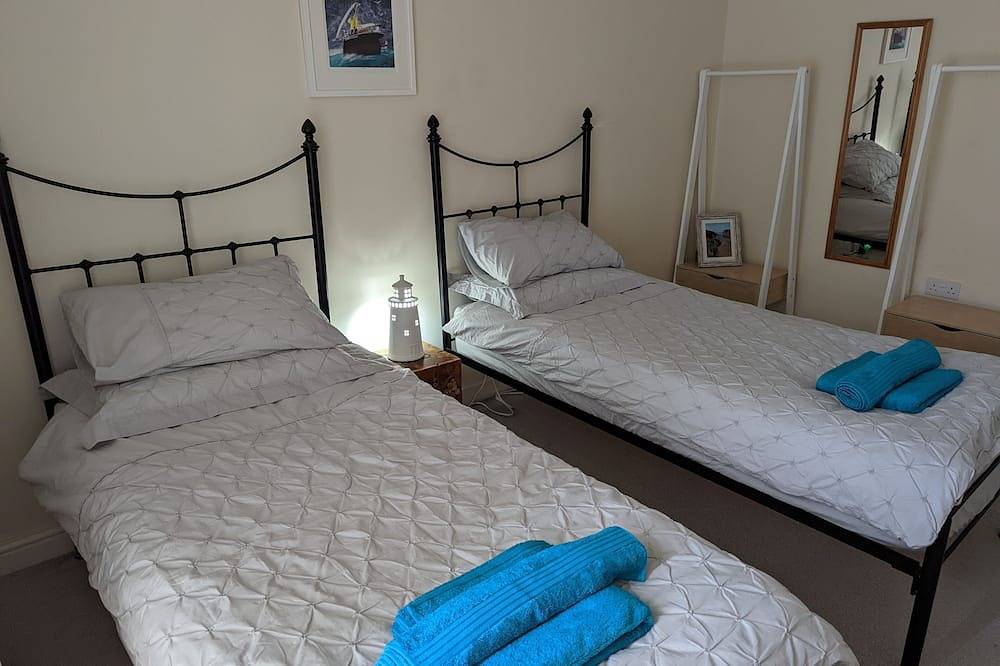 Sea Horizon View, pet friendly, country holiday cottage in Bude in Bude, Cornwall
