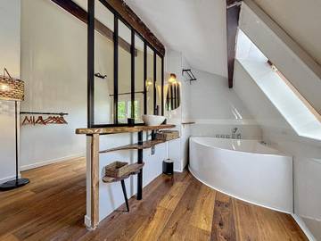 Gîte pour 4 personnes, avec terrasse et jacuzzi à Pontault-Combault