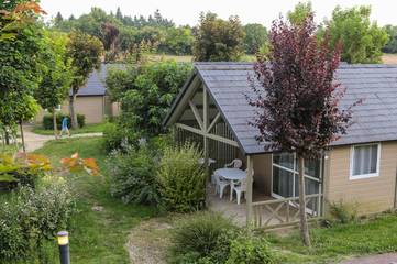 Lodge pour 4 personnes, avec vue ainsi que piscine et jardin, animaux acceptés dans Centre-Val de Loire