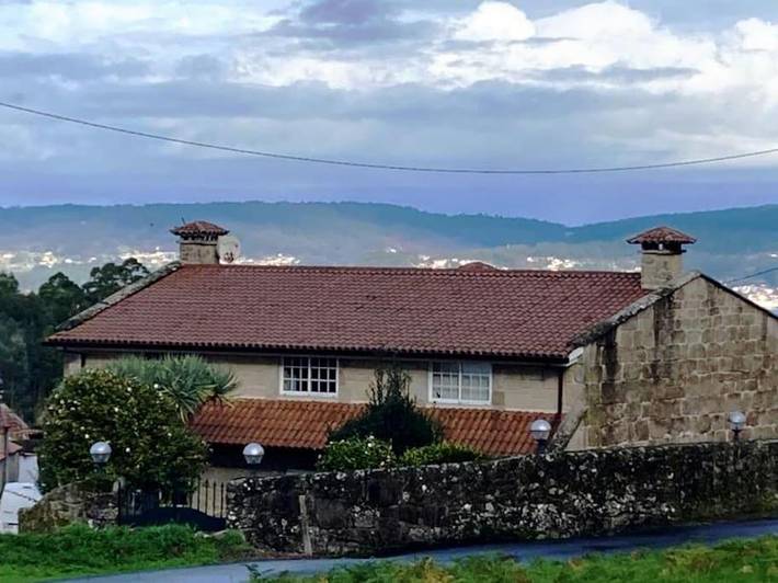 Chalet para 10 personas, con Terraza además de Jardín y Vistas en Marín