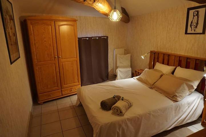 Gîte pour 6 personnes, avec jacuzzi ainsi que jardin et terrasse, animaux acceptés à Saint-Ilpize - 2