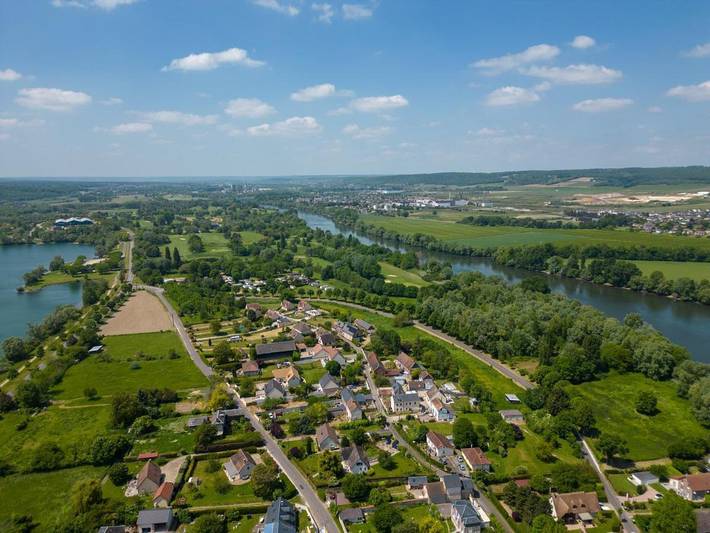 Location de vacances pour 6 personnes, avec vue et jardin à Poses (homonymie) - 3