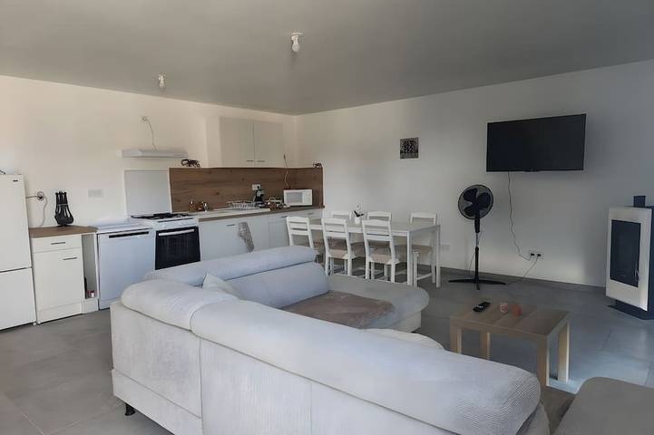 Location de vacances pour 8 personnes, avec jacuzzi à Saint-Germain