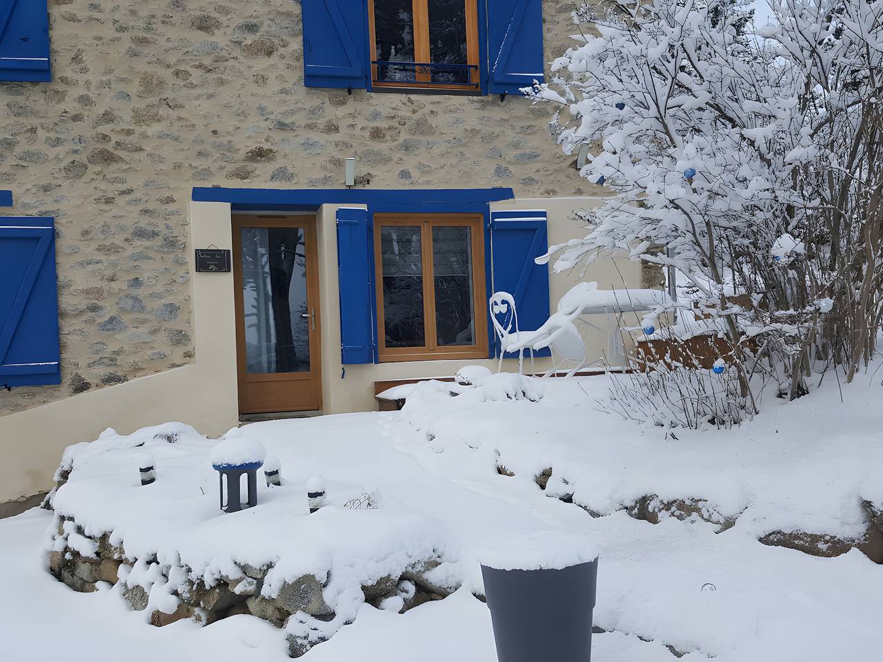 Estudio entero, Estudio 'Sorbier Des Oiseaux' con vistas a la montaña, terraza privada y Wi-Fi in Font-Romeu-Odeillo-Via, Parque Natural Regional de los Pirineos Catalanes