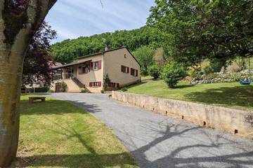 Location de vacances pour 6 personnes, avec jardin à Saint-Michel-Loubéjou