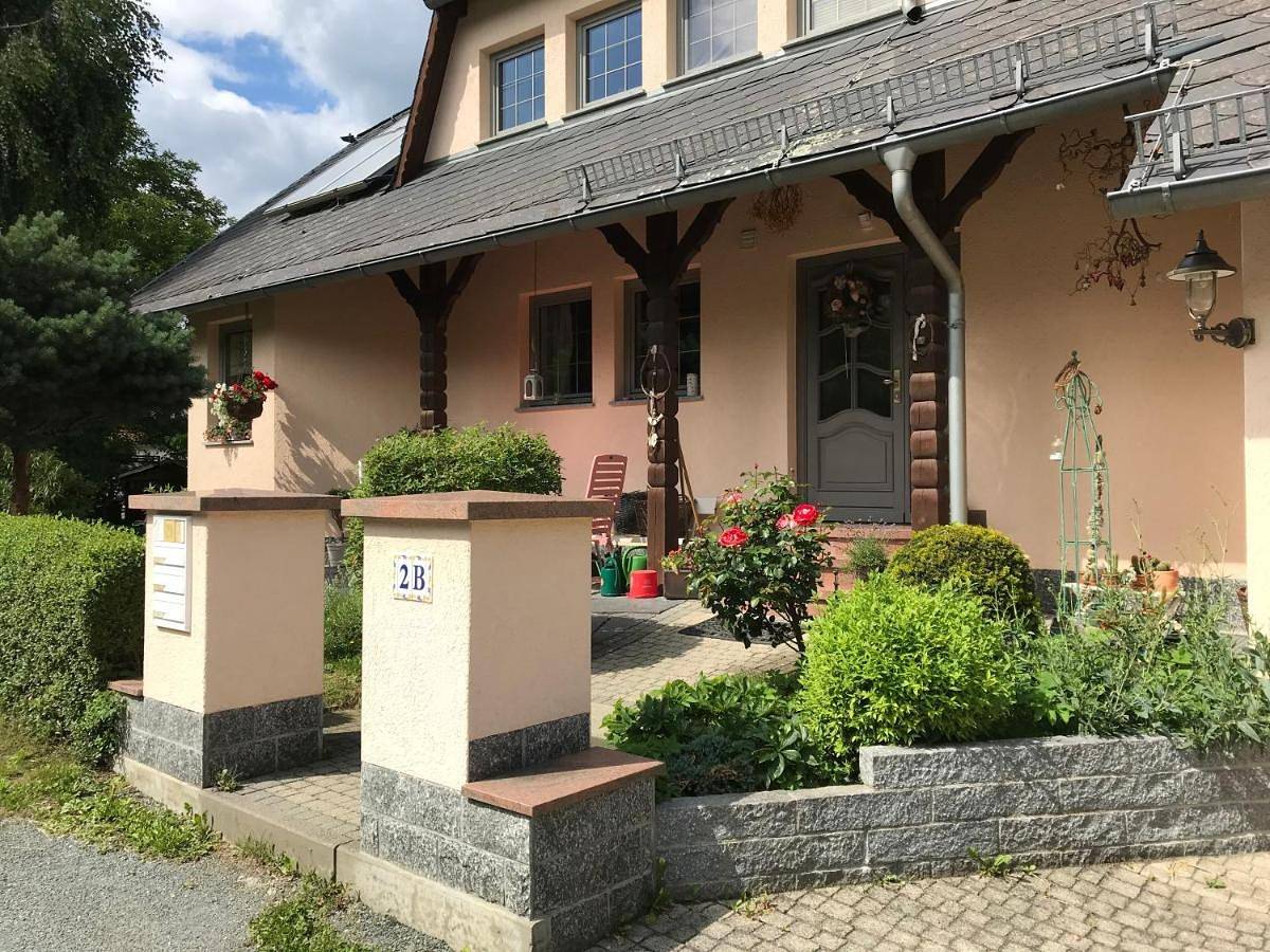 Ganze Wohnung, Ferienwohnung für 4 Personen mit Garten in Greiz, Region Greiz