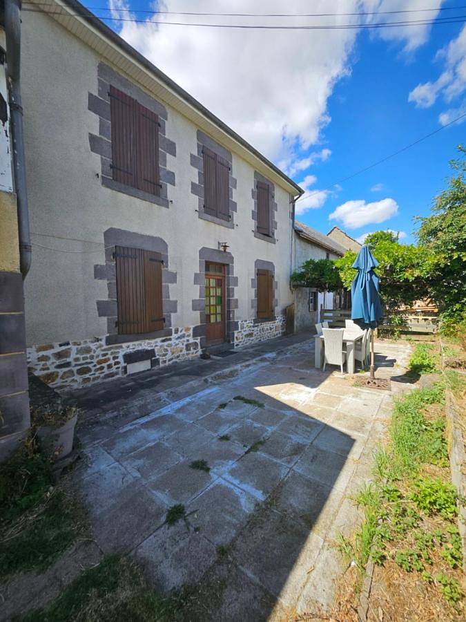 Location de vacances pour 10 personnes, avec jardin et terrasse à Saint-Georges-de-Mons - 3