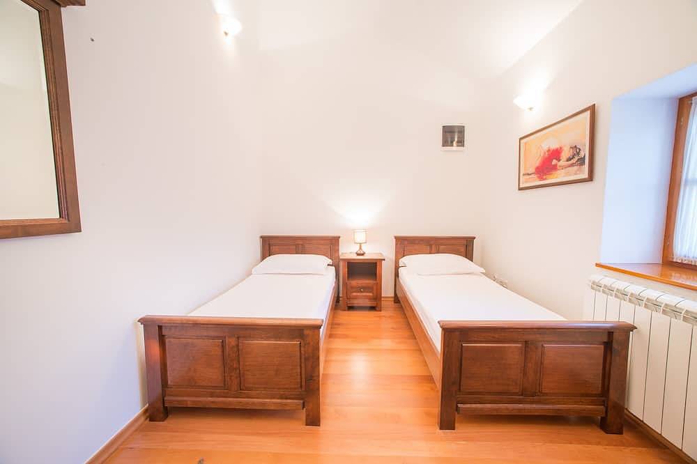 Luxury villa with stunning views. 3 Bedrooms▪6 Sleeps ▪2 Bathrooms ▪Private pool in Opština Tivat