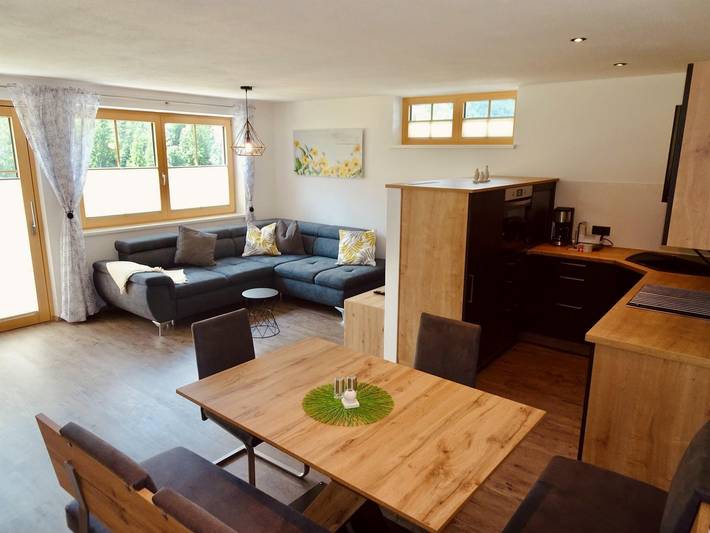 Ferienwohnung für 6 Personen, mit Terrasse und Garten sowie Ausblick in Steinberg am Rofan - 4