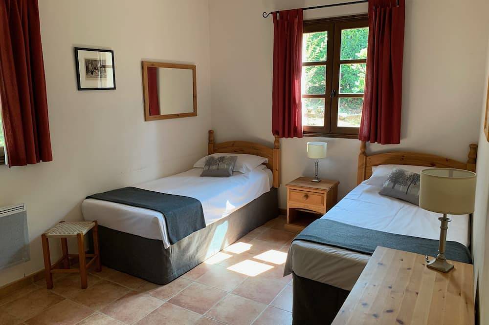 Villa provençale avec vues spectaculaires et piscine privée, pour 6 à 10 personnes in La Garde-Freinet, Côte méditerranéenne (France)
