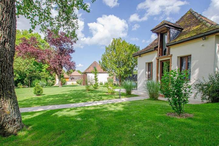 Location de vacances pour 4 personnes, avec jardin à Dosches