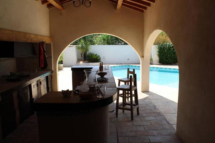 Location de vacances pour 10 personnes, avec piscine et terrasse, animaux acceptés à Pérols - 2