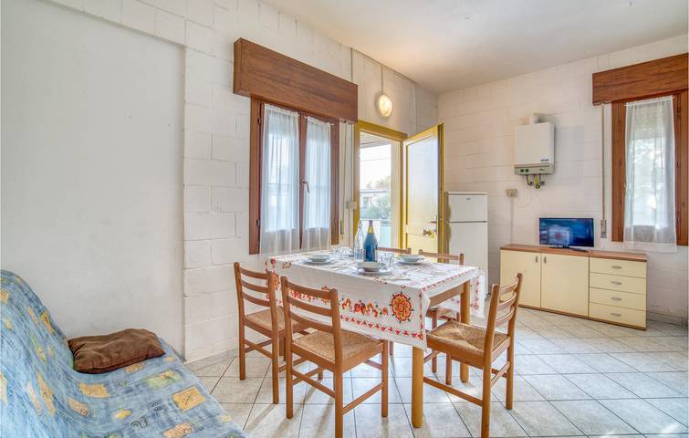 Ganze Ferienwohnung, Oberes Stockwerk am Strand mit Parkplatz und Küche in Tizè Beach, Rosolina