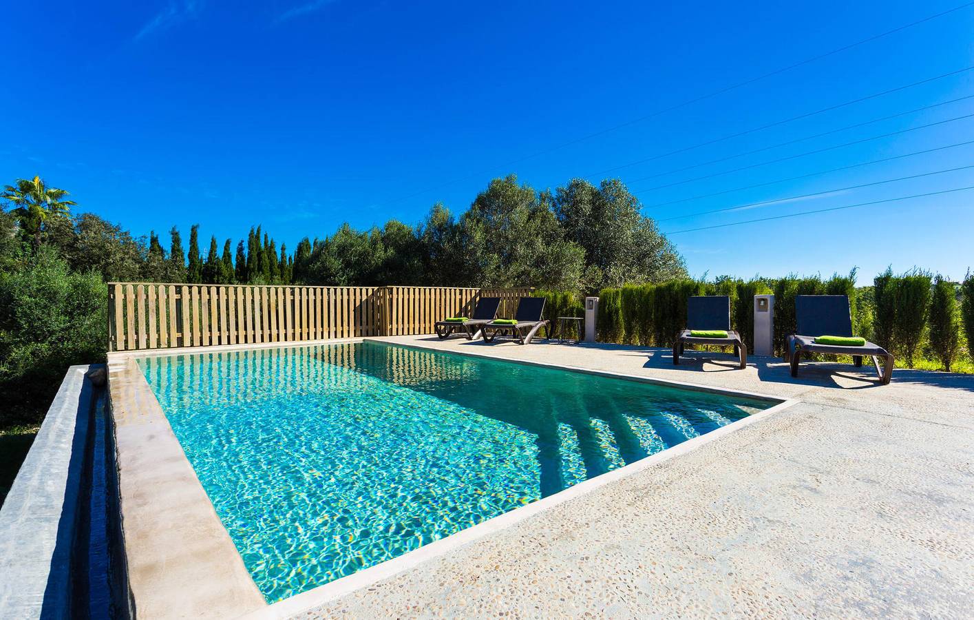 Ruhige Oase mit Pool und Außendusche - 600m zum Restaurant in Sant Llorenç des Cardassar, Mallorca Osten