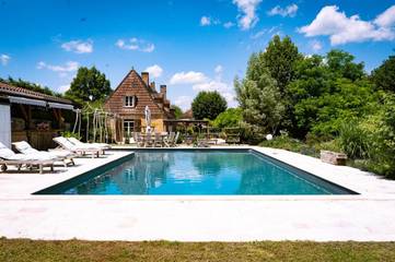 Gîte pour 7 personnes, avec jardin ainsi que vue et piscine à Meyrals