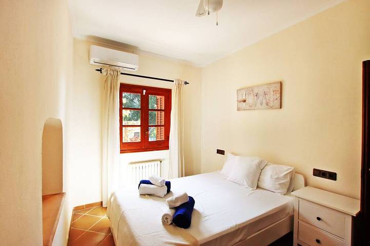 Villa Can Massienet, charming village house with pool and clear views in Búger in Búger, Mallorca Inselmitte