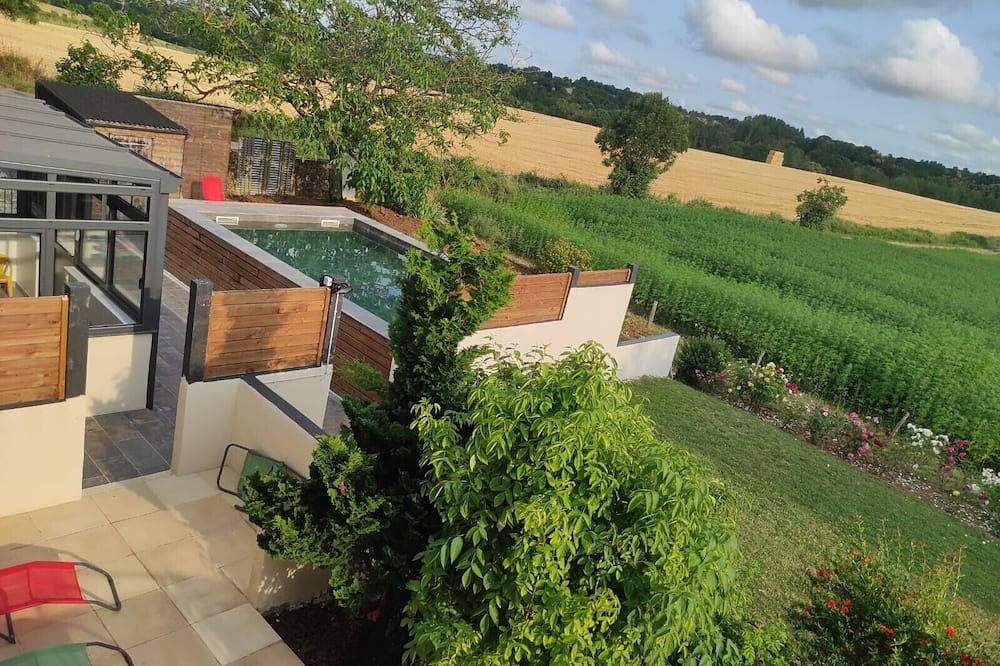 Le Hameau de L'artiste - Le Refuge, 14 pers piscine, extension possible 8 pers avec le gite Le Havre in Montournais, Fontenay-le-Comte
