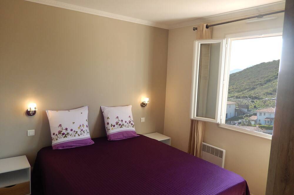 Beautiful house with swimming pool terraces garden air conditioning wifi 10' from the sea in Biguglia, Región de Bastia
