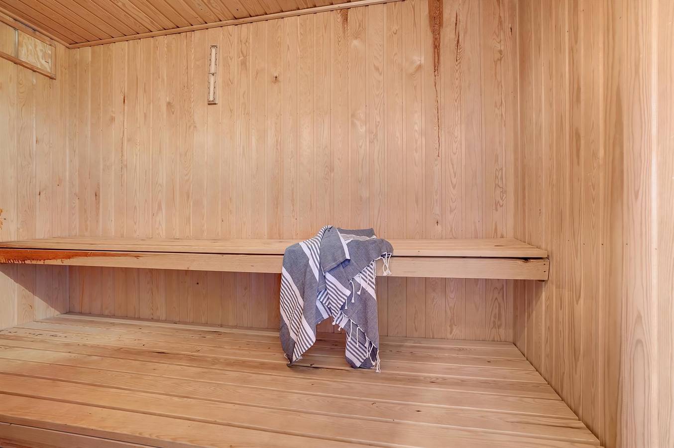 Awesome home in Hvide Sande w/ Sauna, Wifi and 3 Bedrooms in Bjerregård, Holmsland Klit