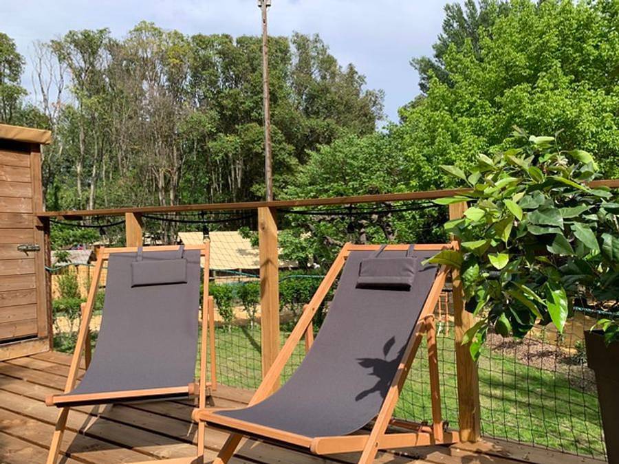 Camping Suze Luxe Nature - Chalet 2 personas - Cabane perchée source - sin ducha - con aseo y cocina in Suze-la-Rousse, Región de Nyons